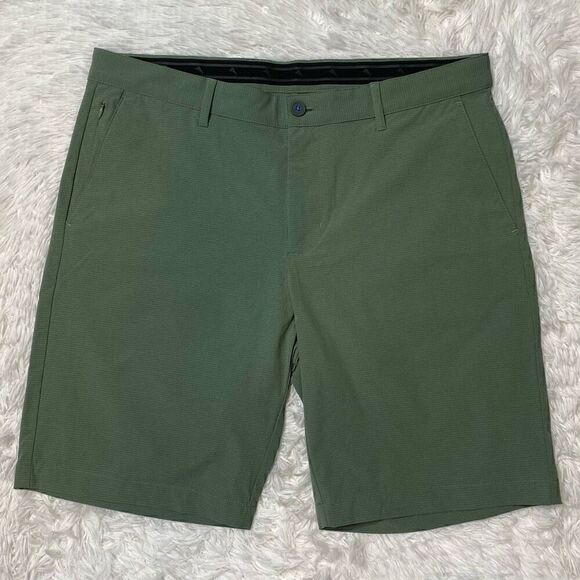 Tommy Bahama Performance Nylon Stretch Golf Casual Shorts Mens Size 36 - Picture 1 of 9